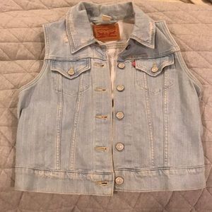 Levi’s distresses denim vest